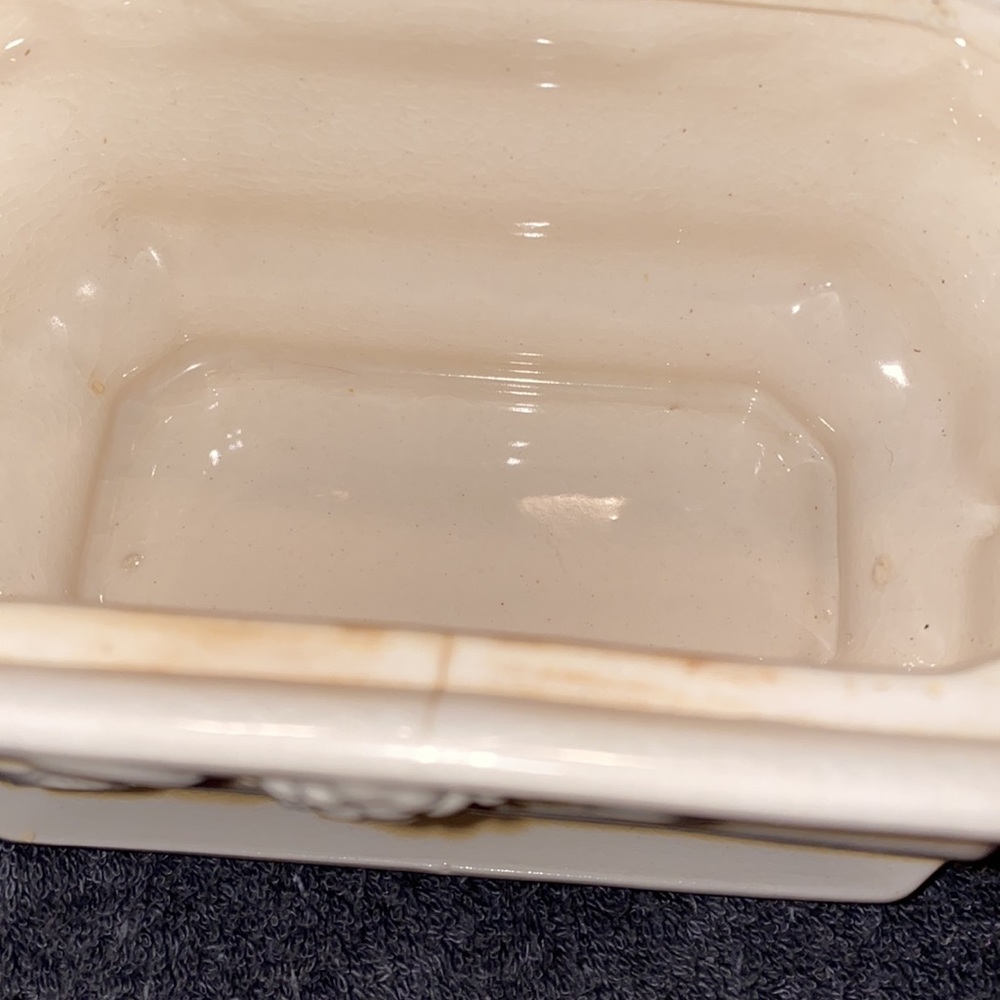 Very Vintage Gravy Bowl with Lid & Attached Saucer - Picture 7 of 9